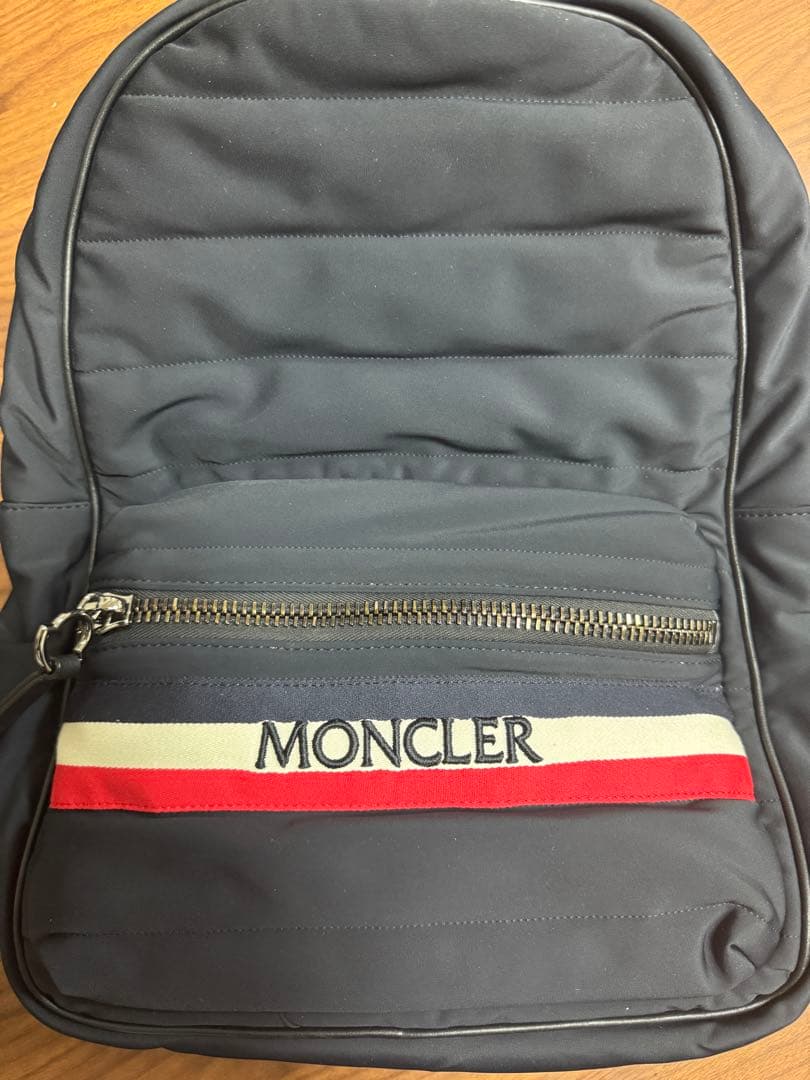 ✴*︎様 美品MONCLERブラックリュック・オークションは1/17（土）で終了