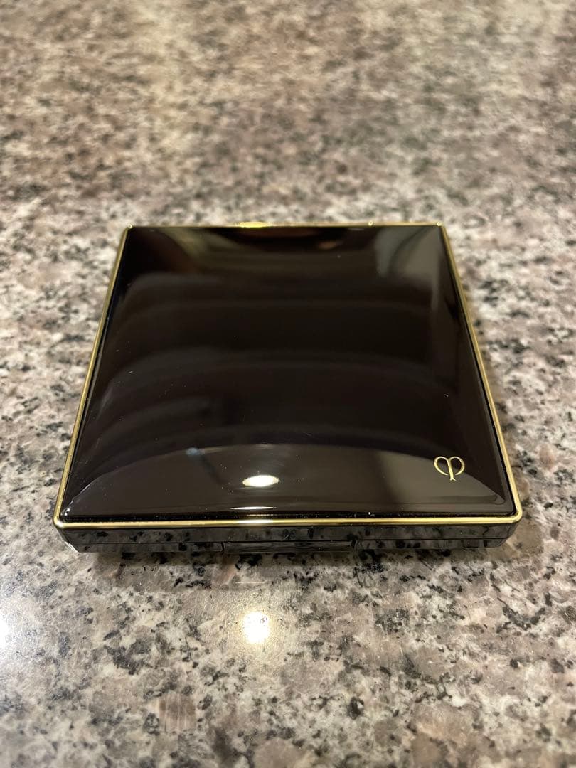 【週末限定値下げ】プードルコンパクトエサンシエル（エレガントスリム）