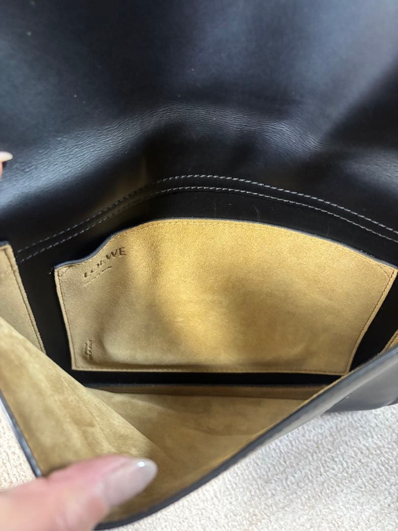 LOEWE（ロエベ）のショルダーバッグ／クラッチタイプ ・黒レザー　メンズ