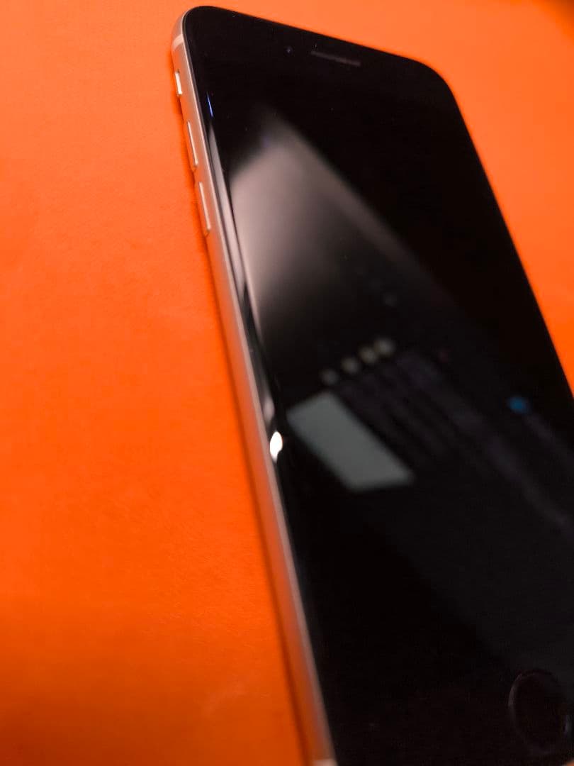 極美品 iPhone SE 3世代 バッテリー100% 64GB