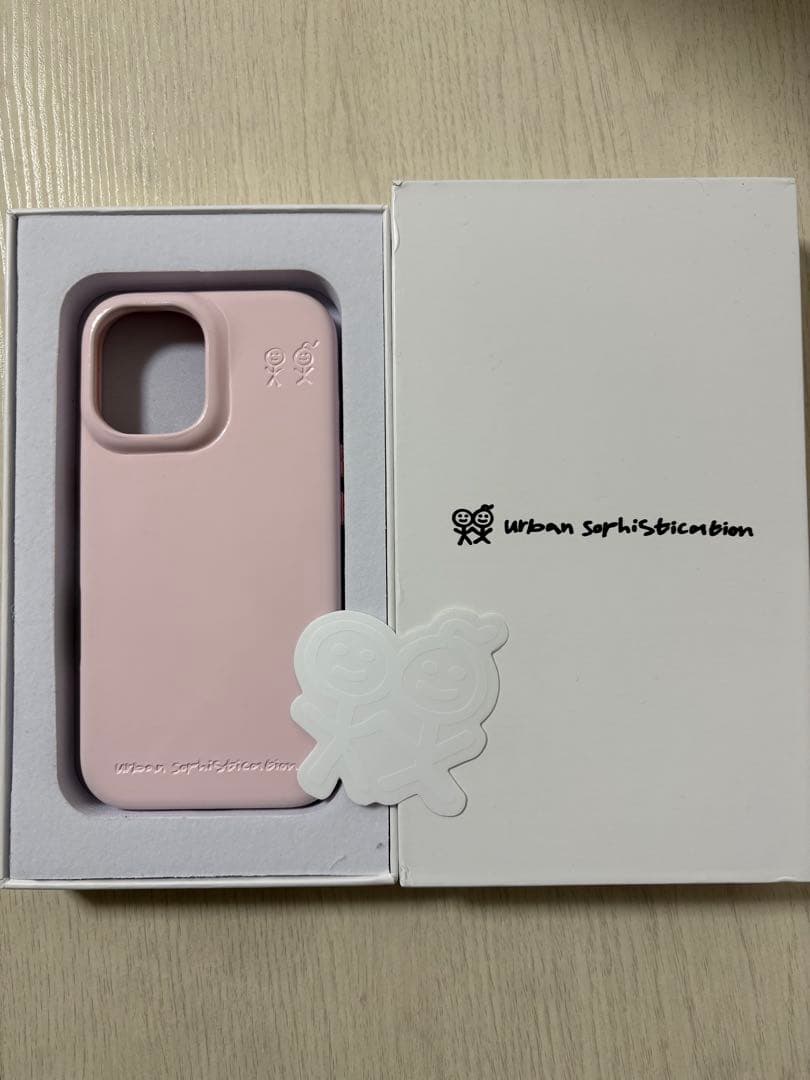 美品　Urban Sophistication iPhone16ケース