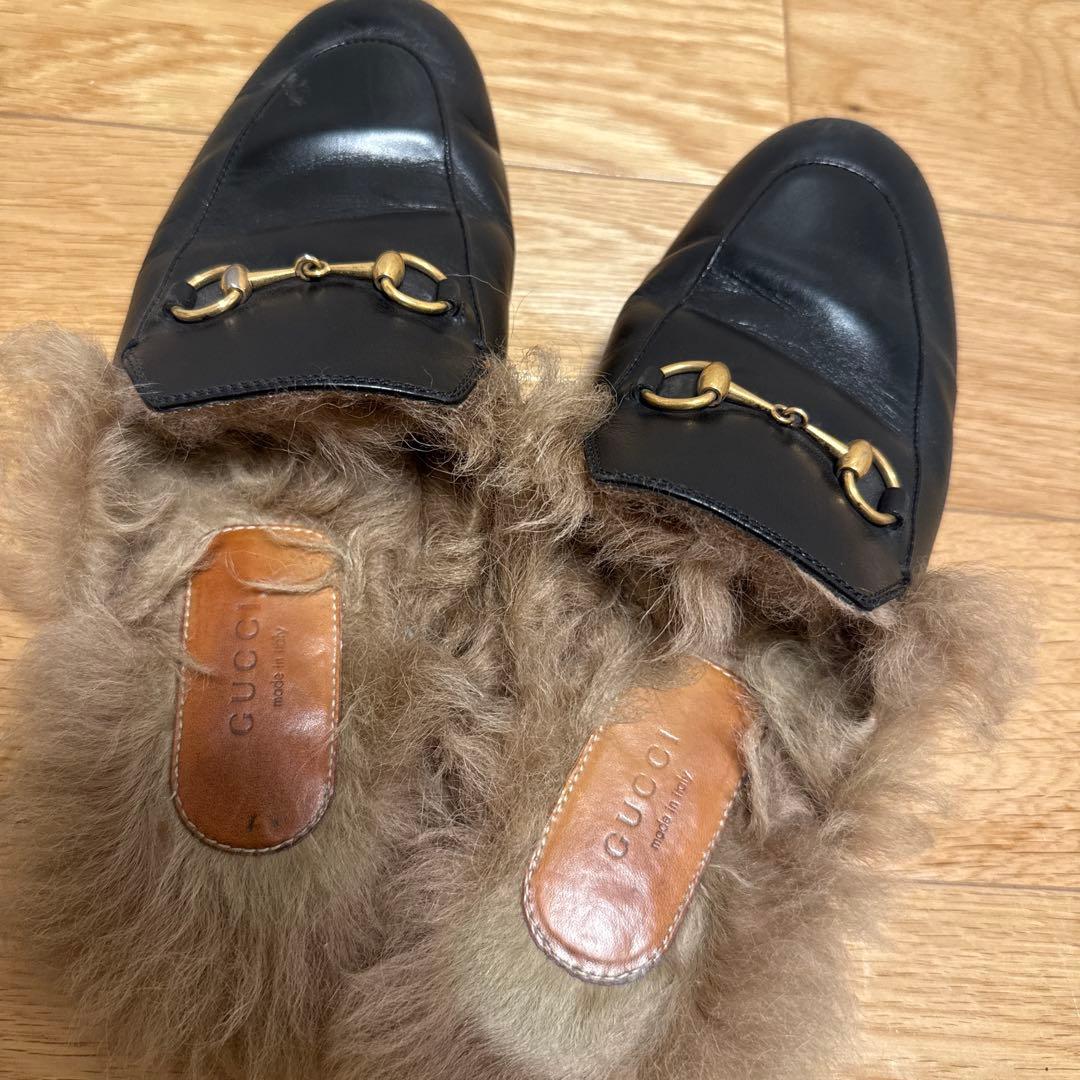 GUCCI ブラックファー付きミュール