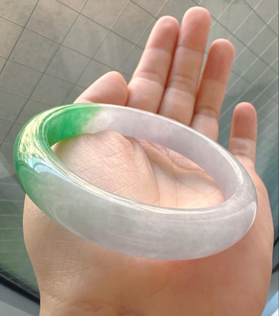 薄紫とグリーンのグラデーションAランクは翡翠ヒスイバングル