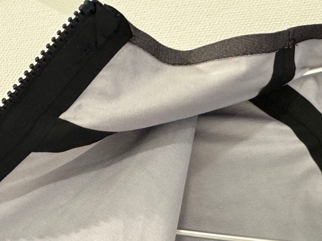 究極軽量レインジャケットASSOS SchlossHund EQUIPE RS