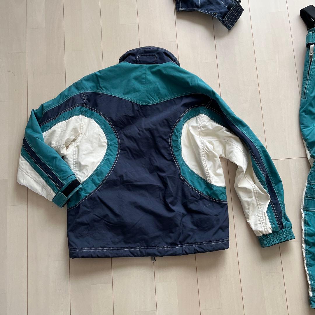 連休限定値下げ！SALOMON スキーウェア 上下　フード付き