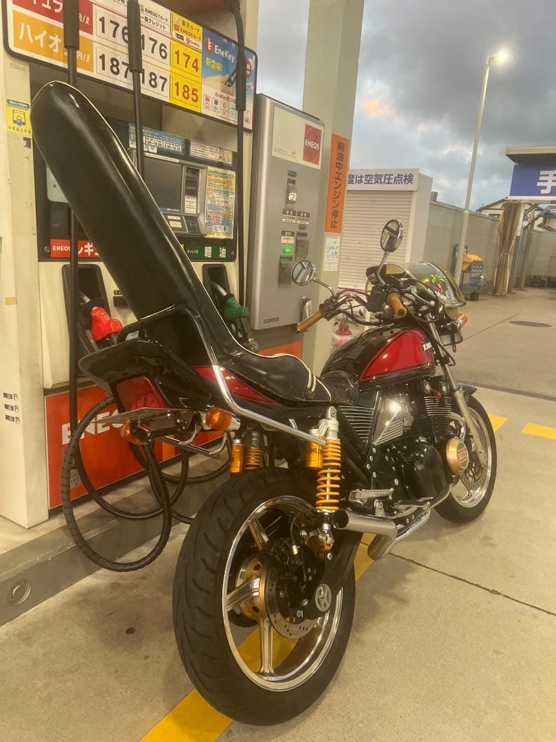 ゆ*あ様 ゼファー400 三段シート