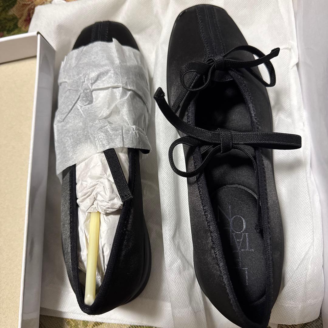 LE TALON 黒 フラットシューズ 24