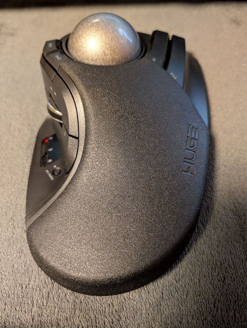 【ほぼ新品】ELECOM HUGE PLUS トラックボール M-HT1MRBK