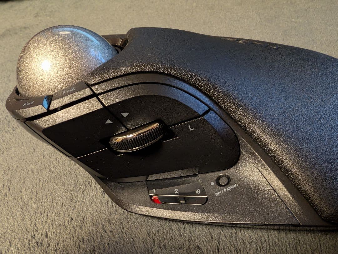 【ほぼ新品】ELECOM HUGE PLUS トラックボール M-HT1MRBK