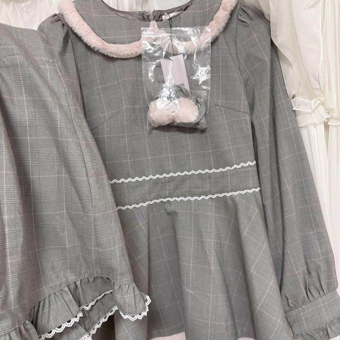 pium ファートリミングドーリーセットアップ ワンピース LIZLISA