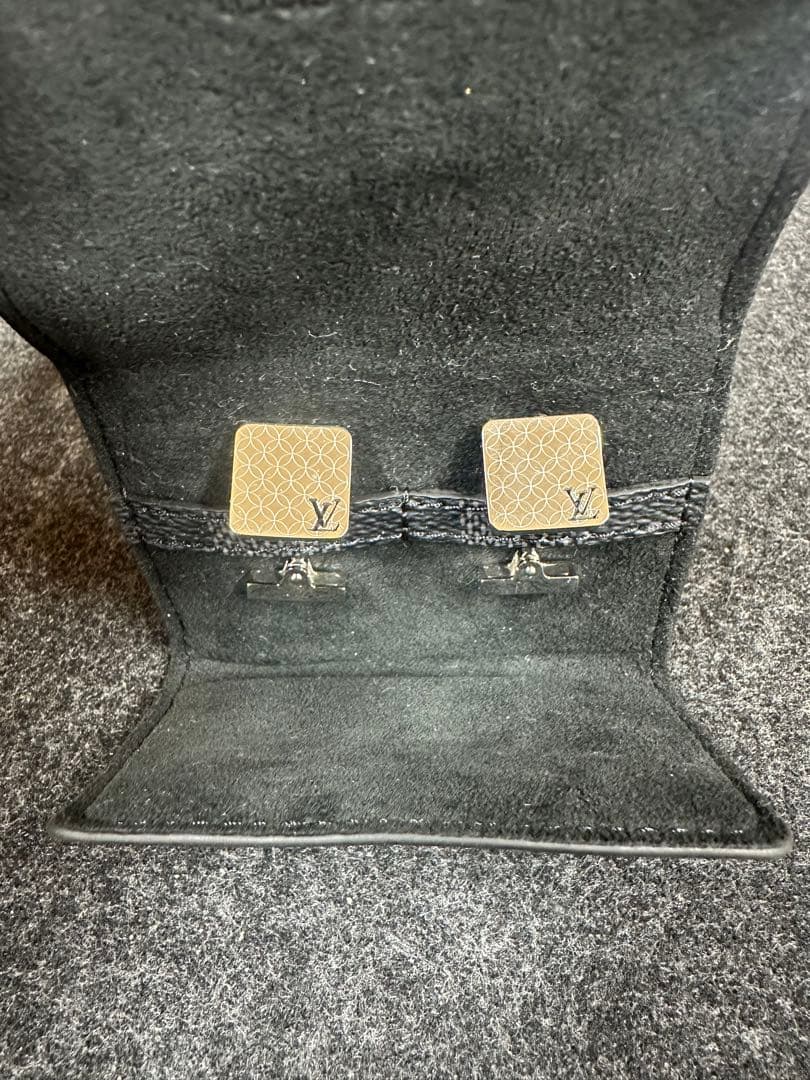 LOUIS VUITTONカフリンクス ブラック