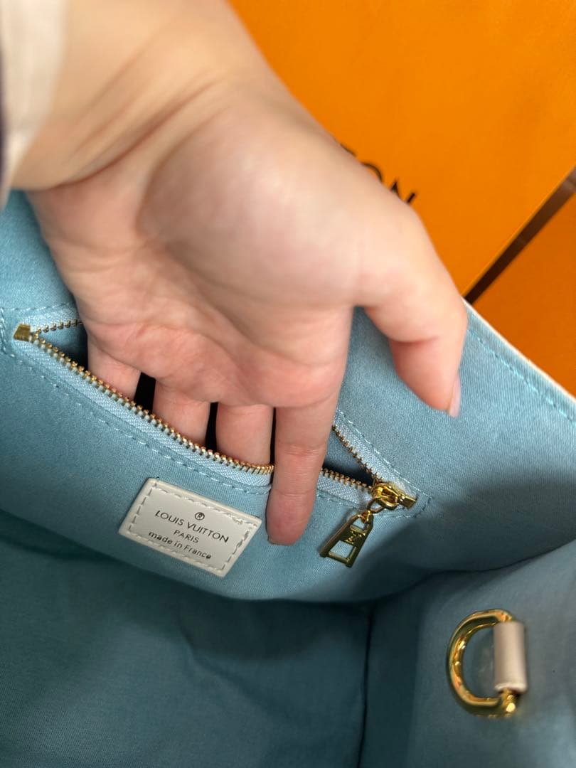 【実写画像】ショルダーバッグ ホワイト/ブルー