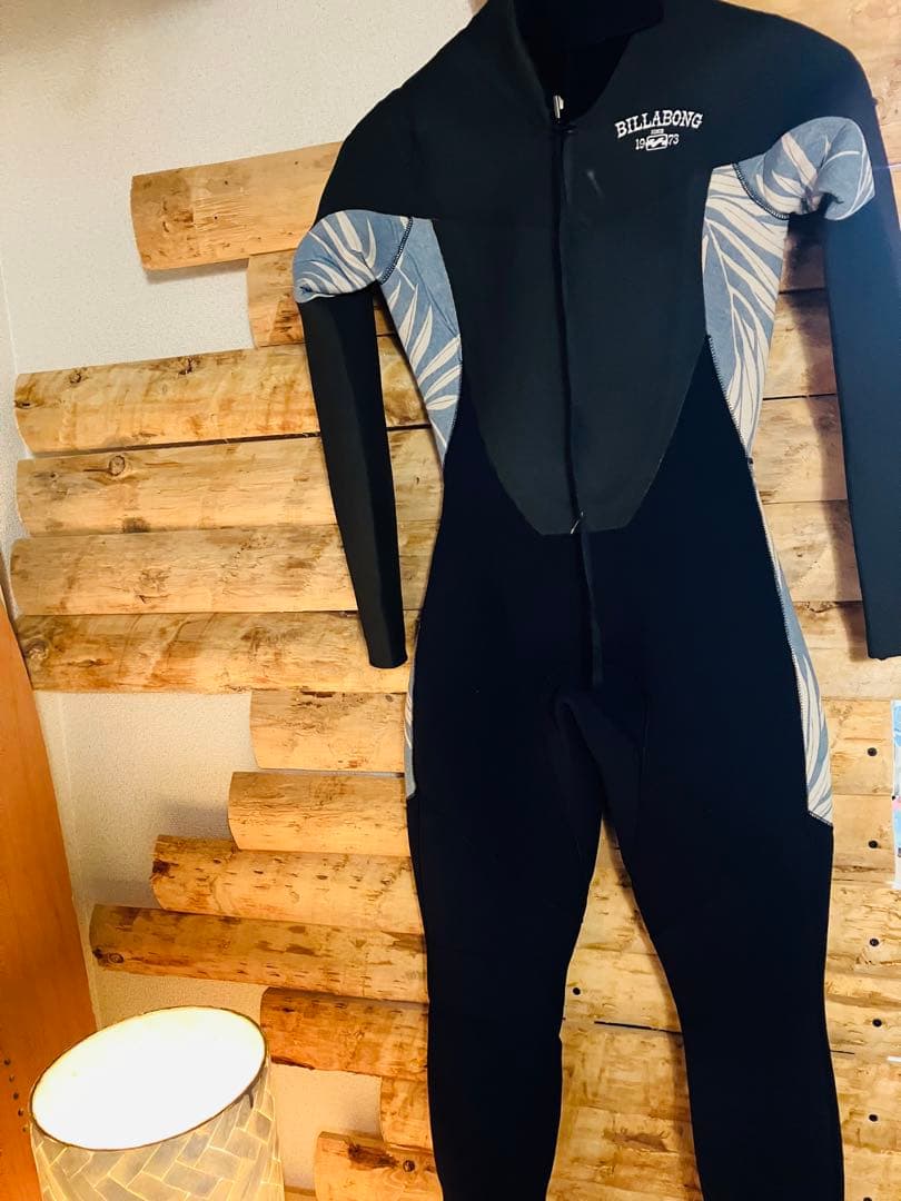 ★２回のみ着用★BILLABONG レディースセミドライM