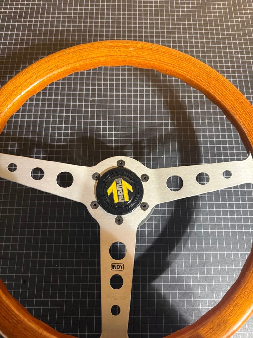 INDY ステアリングホイール ウッド　MOMO