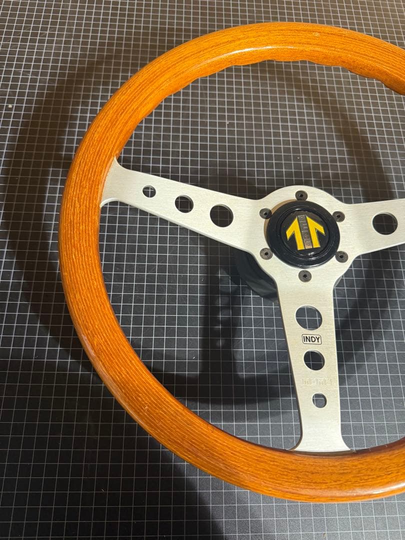 INDY ステアリングホイール ウッド　MOMO