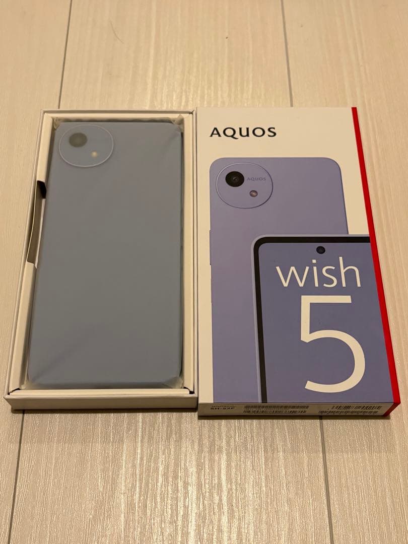 AQUOS wish 5 SH-52F ミソラ色