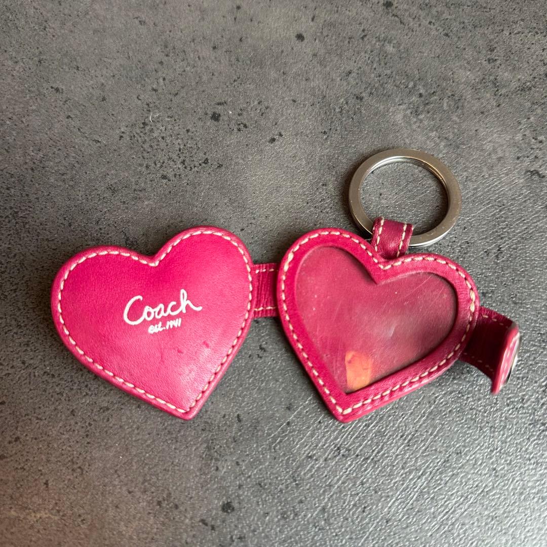 COACH シグネチャー ハート　ターンロック　ピクチャーフレーム　チャーム