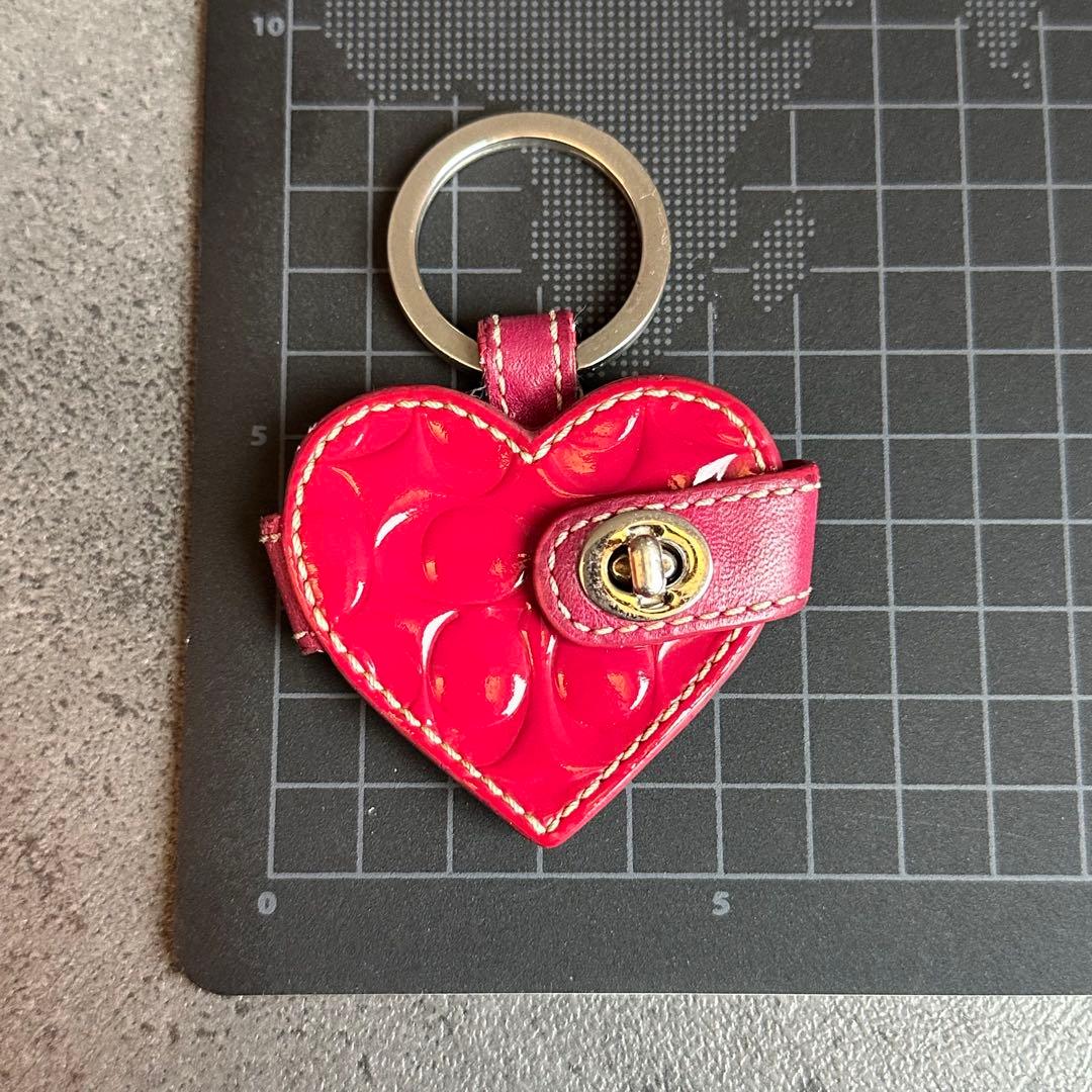 COACH シグネチャー ハート　ターンロック　ピクチャーフレーム　チャーム