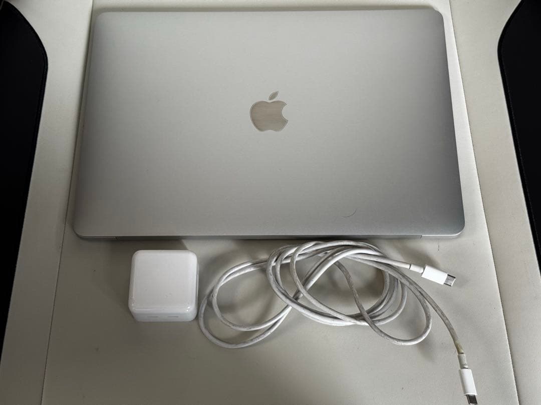 Apple MacBook Air (M1, 2020) 本体 US