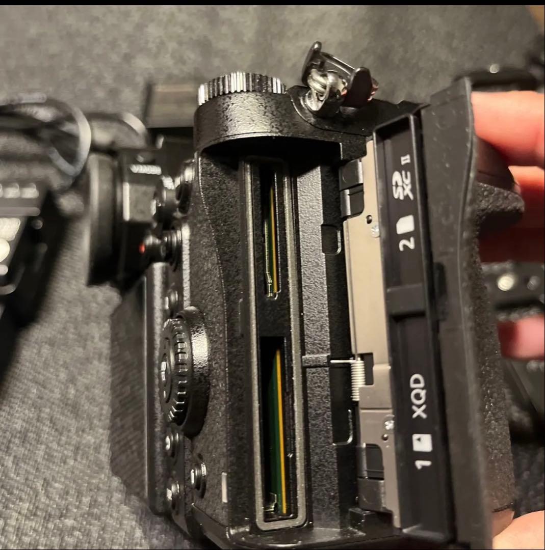 LUMIX S1R バッテリー5個　バッテリーグリップ他【1月中】