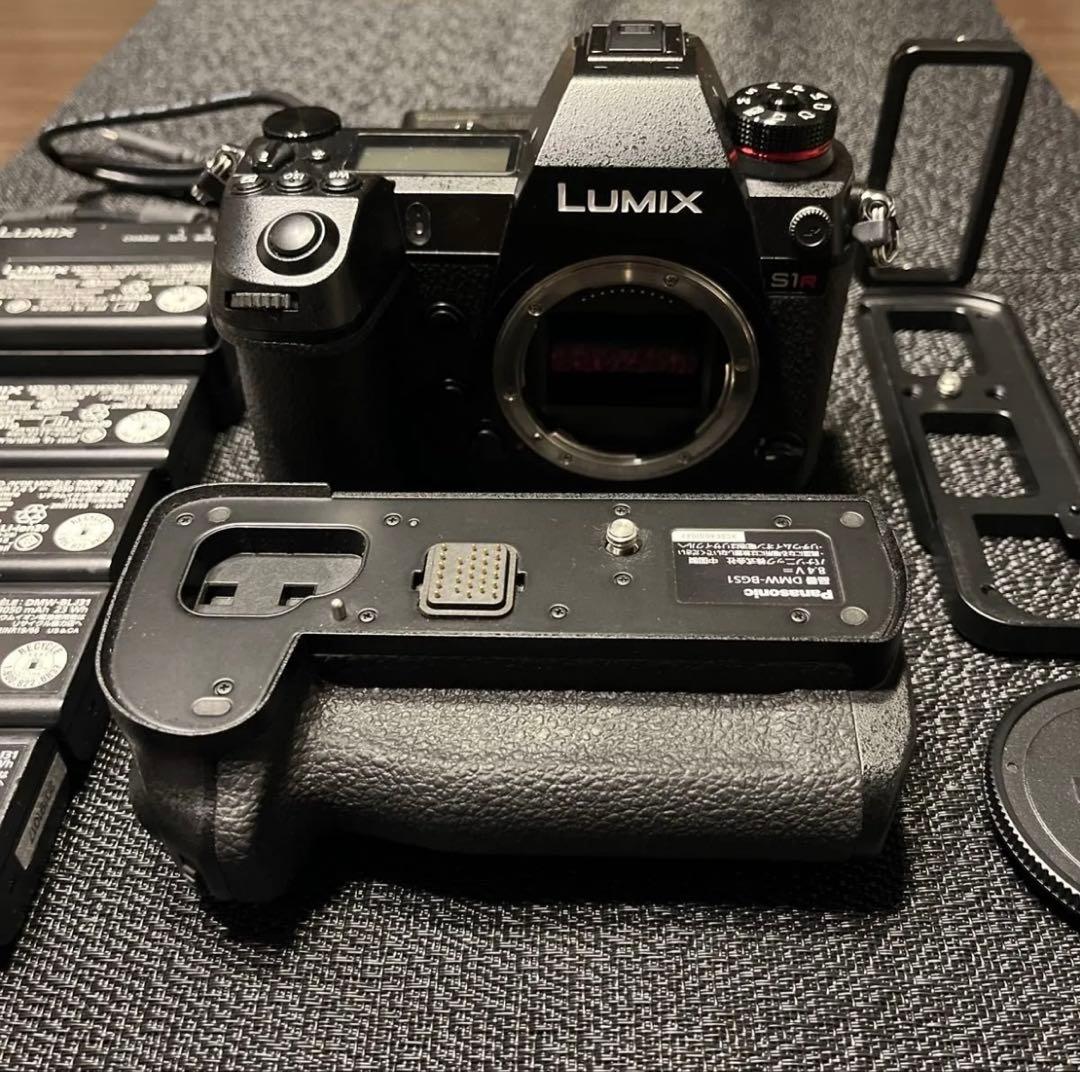 LUMIX S1R バッテリー5個　バッテリーグリップ他【1月中】