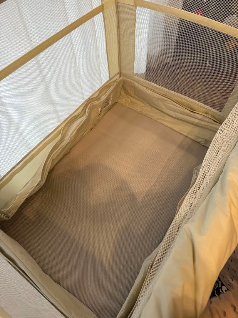 極美品　ココネルエアー　アップリカ　ベビーベッド　ベビーサークル　ミルクホワイト