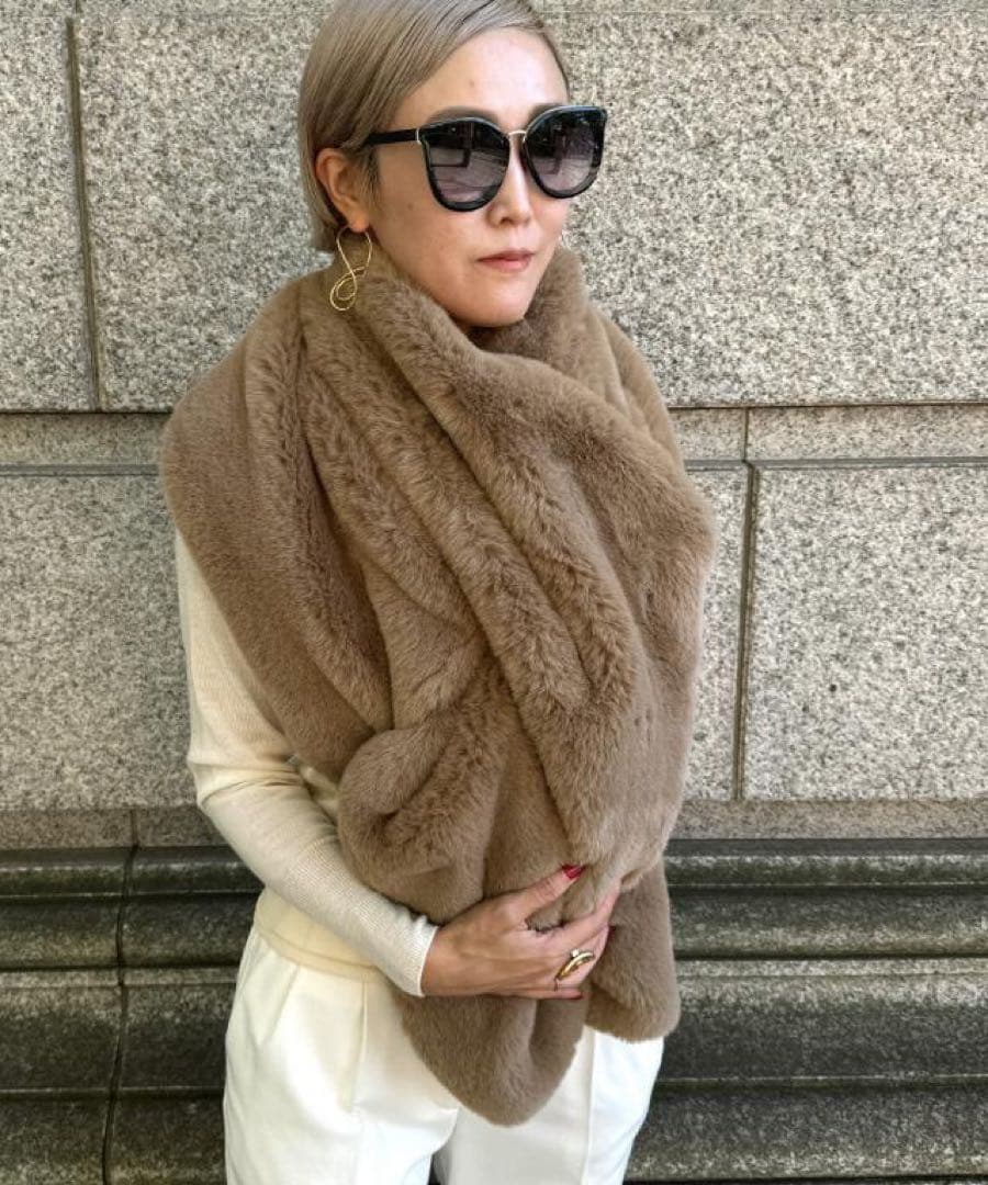 【未使用！】JENNE リッチボリュームファーケープ