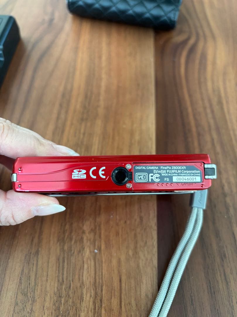 売済⭐︎FUJIFILM デジタルカメラ　FinePix Z800EXR レッド
