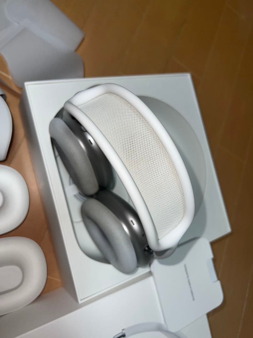 AirPods Max シルバー 本体　(純正付属品付き)