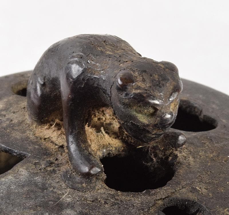 中国　古銅　獅子摘　神獣雷文　三足鼎　香炉　M　R4922