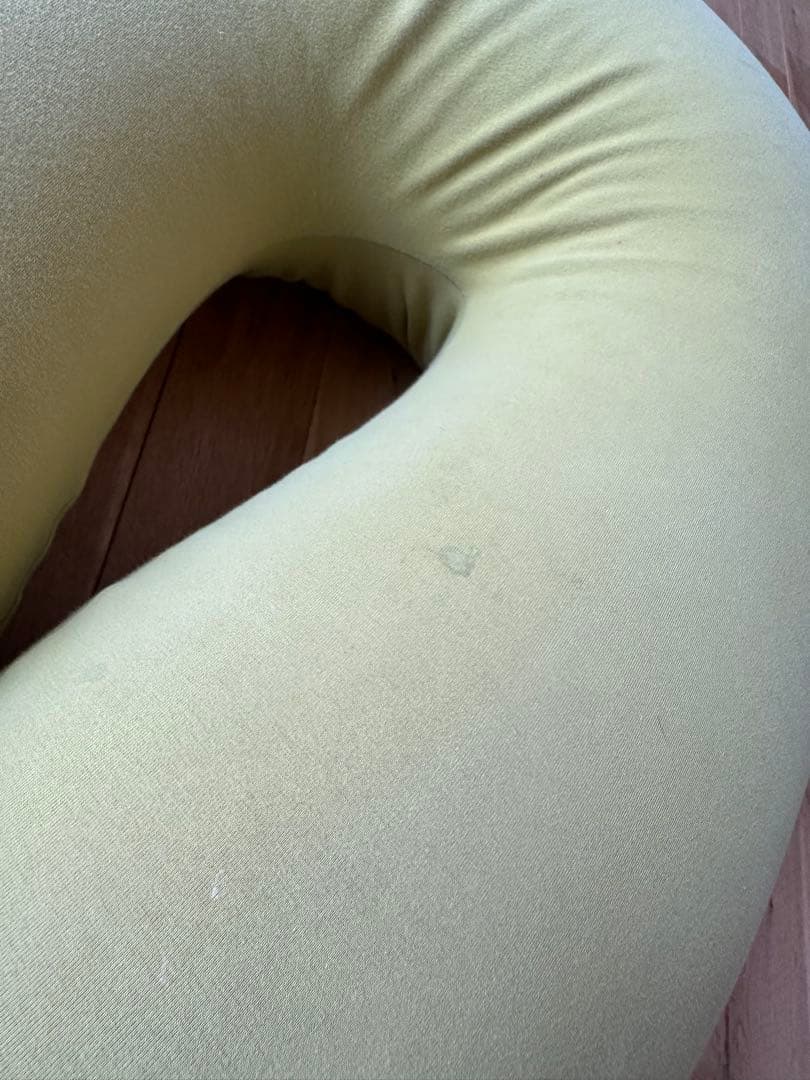 yogibo U字型クッション緑 替えカバー茶 yogiboクッションテーブル緑