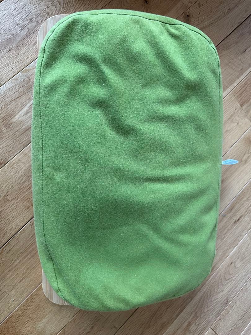 yogibo U字型クッション緑 替えカバー茶 yogiboクッションテーブル緑