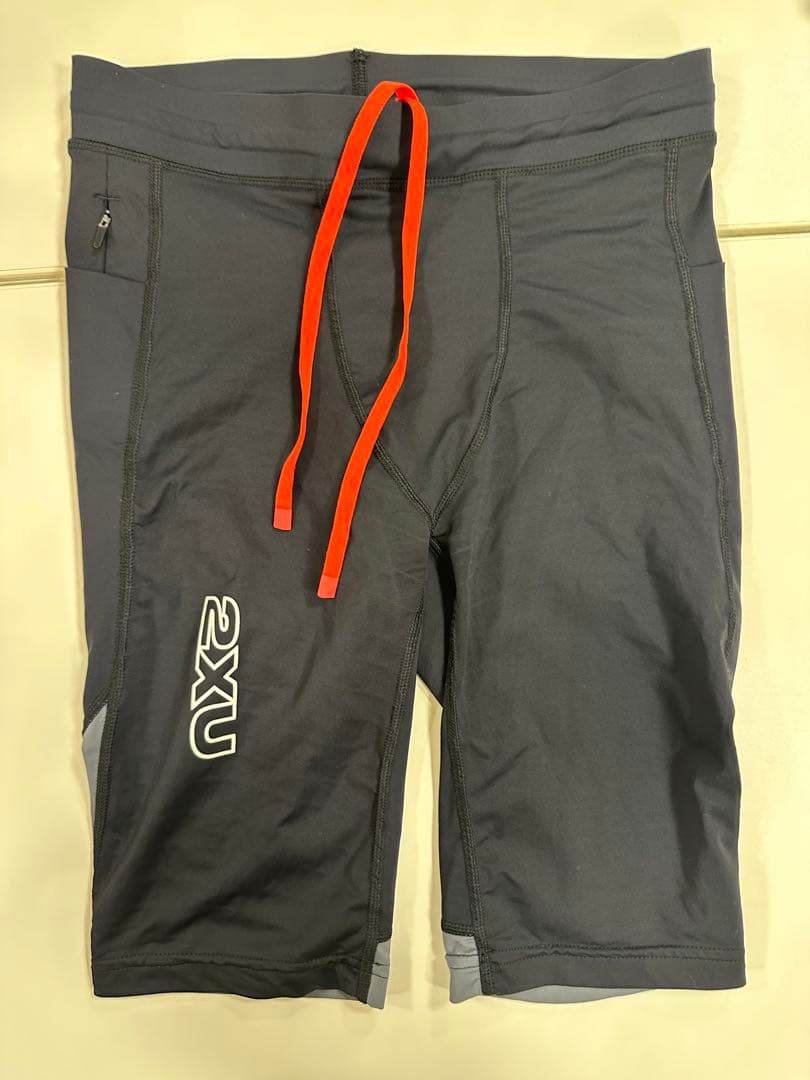 【ぐんぐん】2XU ハーフタイツ XS ダークグレー　リアクト　メンズ