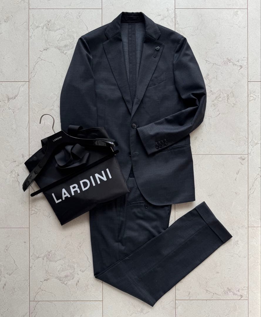 【極美品・未使用級】 LARDINI ラルディーニ スーツ 近年ロゴ 48