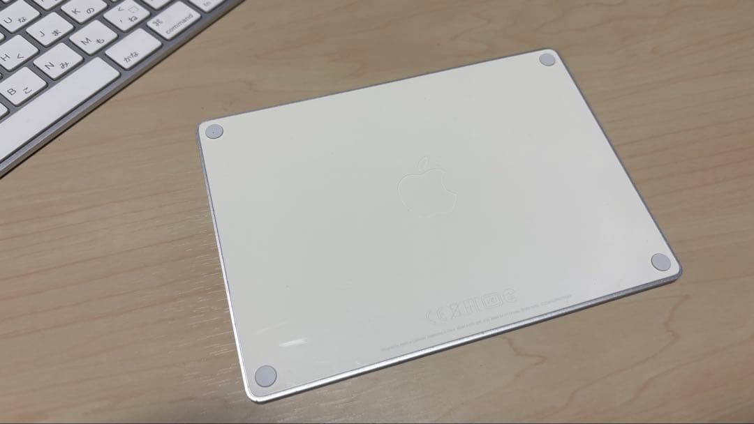 【アップル】マジックキーボード&トラックバッド（ライトニングケーブル）