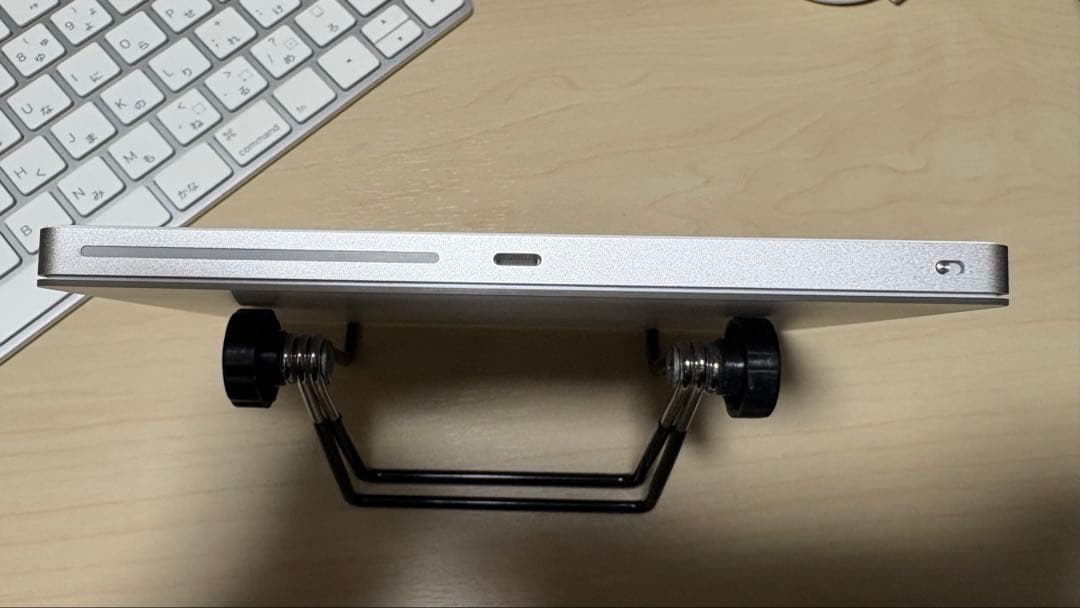 【アップル】マジックキーボード&トラックバッド（ライトニングケーブル）