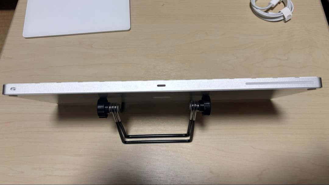 【アップル】マジックキーボード&トラックバッド（ライトニングケーブル）