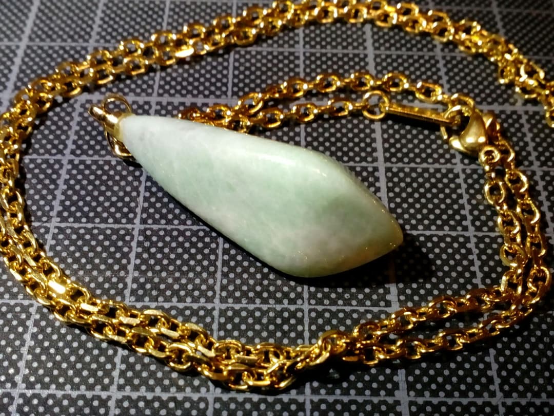 糸魚川翡翠　(翡翠：9.85g、チェーン込み：16.73g)　ネックレス　ヒスイ