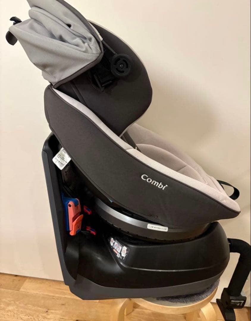 Combi コンビ　クルムーヴスマート　チャイルドシート　エッグショック