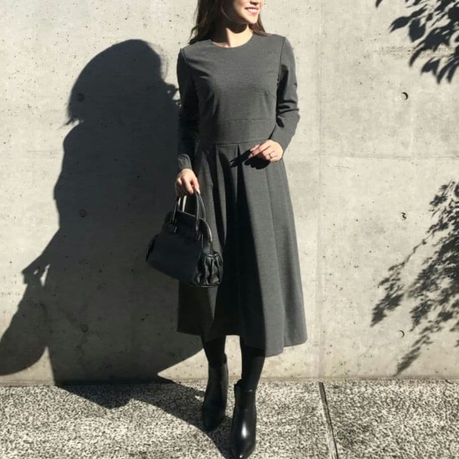 【美品】エムプルミエブラック　ストレッチポンチタックワンピース　グレー　34