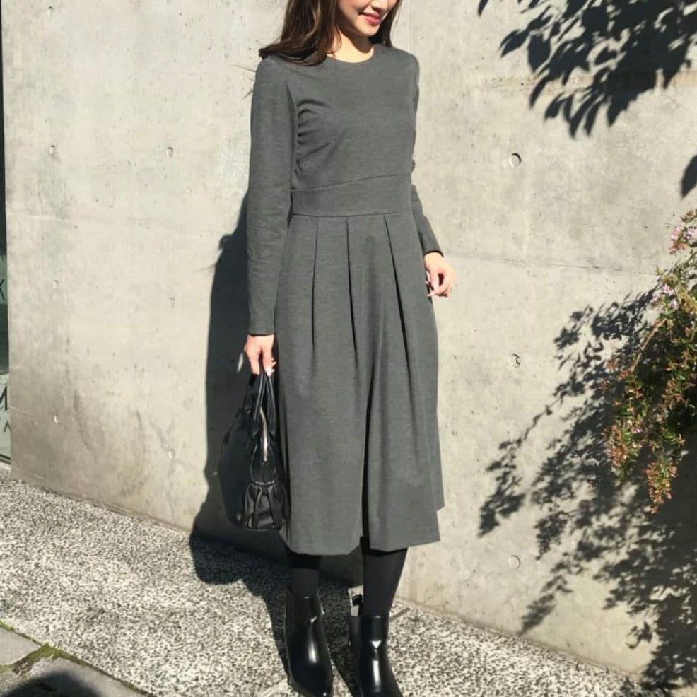 【美品】エムプルミエブラック　ストレッチポンチタックワンピース　グレー　34