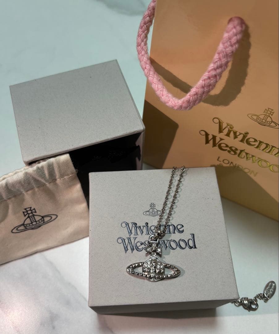 Vivienne Westwood（ヴィヴィアンウエストウッド）ネックレス