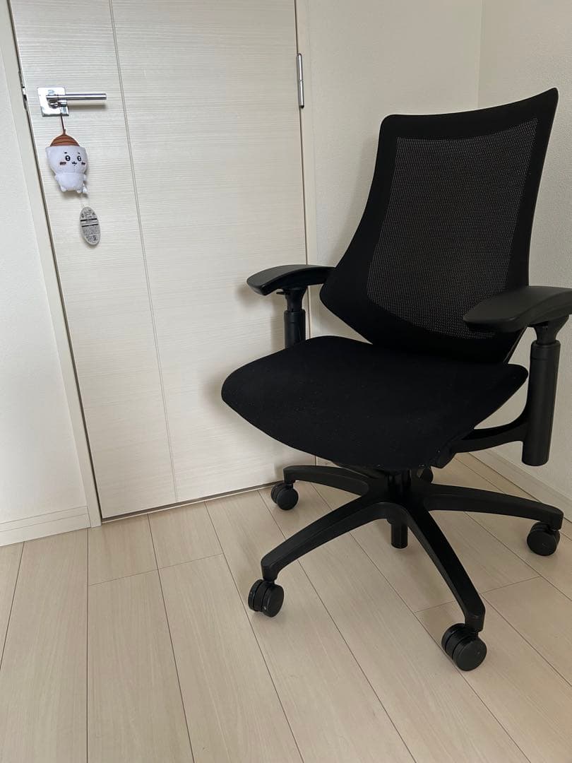 イトーキ エフチェア　アジャスタブル肘　オフィスチェア　処分価格