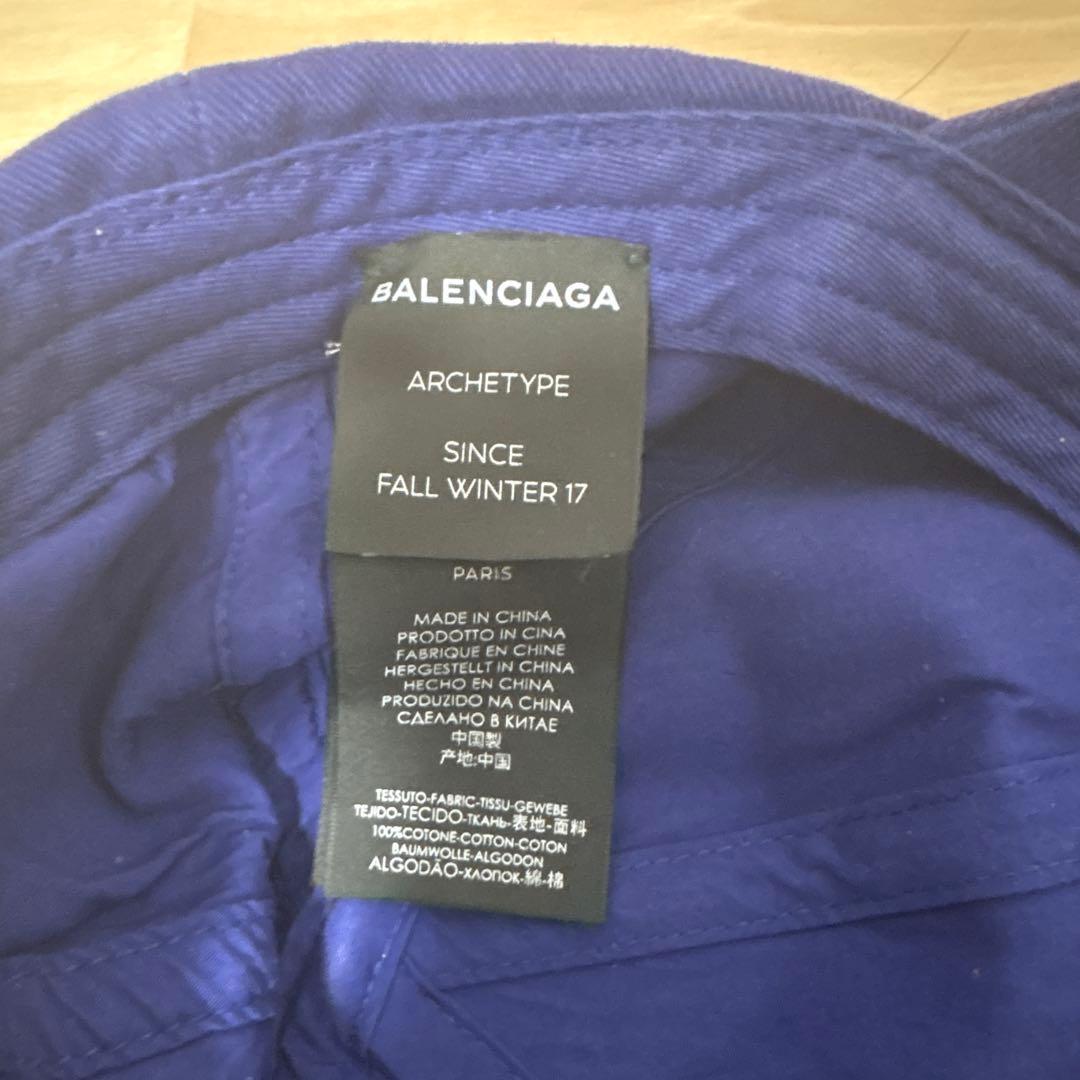 バレンシアガ　キャンペーン　キャップ　ネイビー