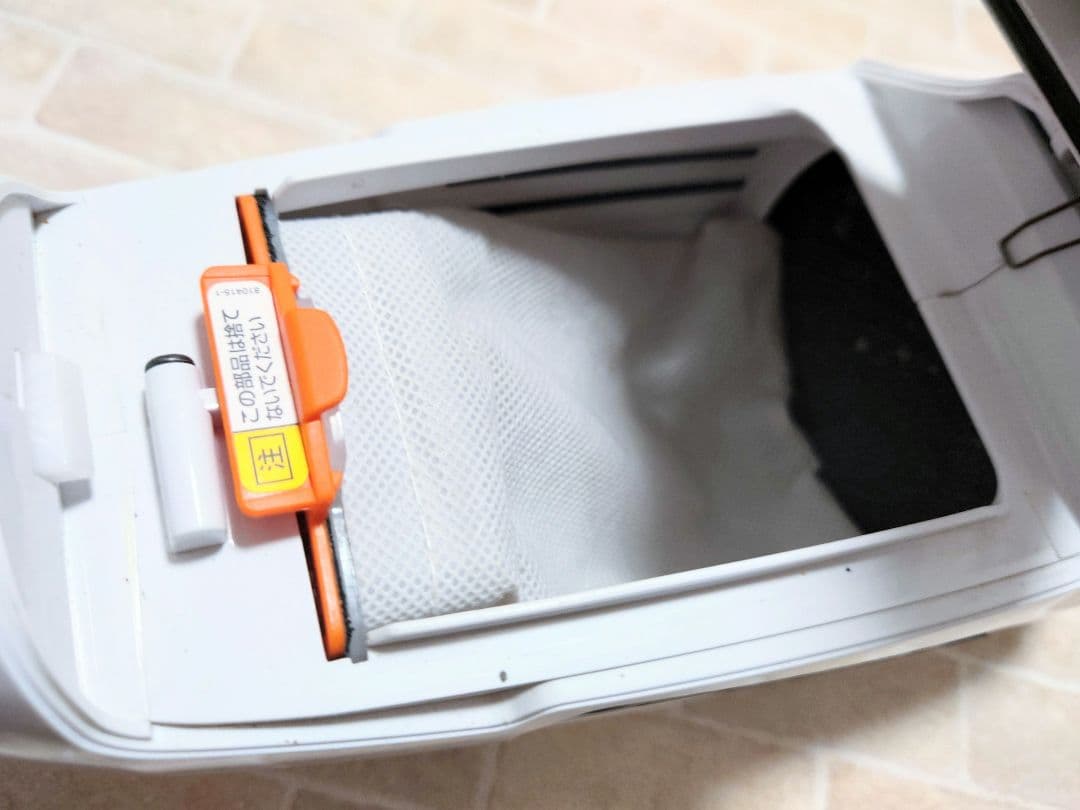 美品　マキタ　コードレス充電式　クリーナー　掃除機　CL107FD