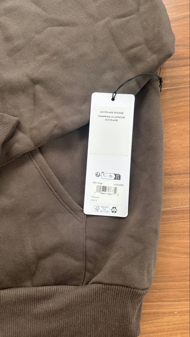【新品未使用】alo Accolade フーディ Espresso Sサイズ