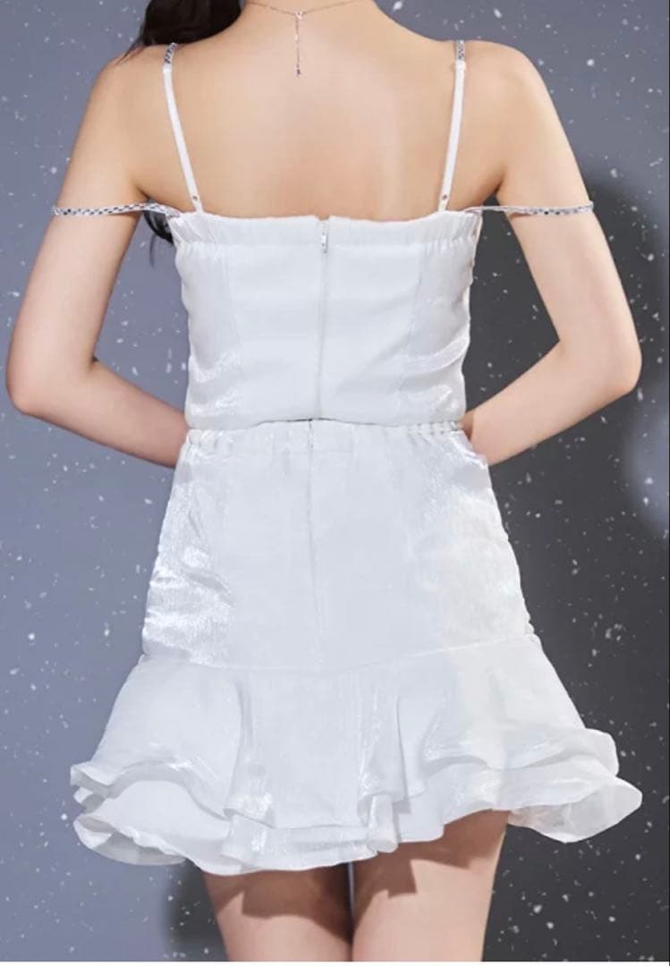 ホワイト フリル キャバドレス Vネック