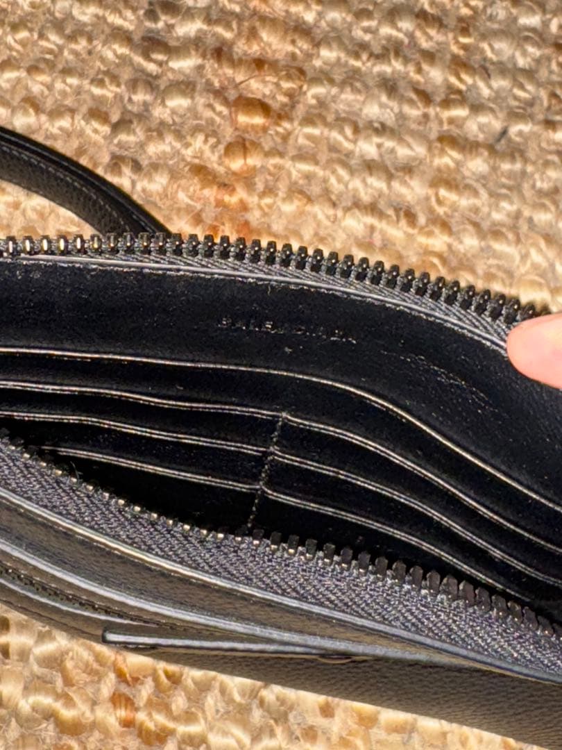 【未使用級】バレンシアガ クラッチバッグ ネオクラシック レザー 黒