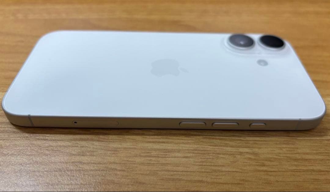 即日発送！Apple iPhone 16 ホワイト 本体　SIMフリー