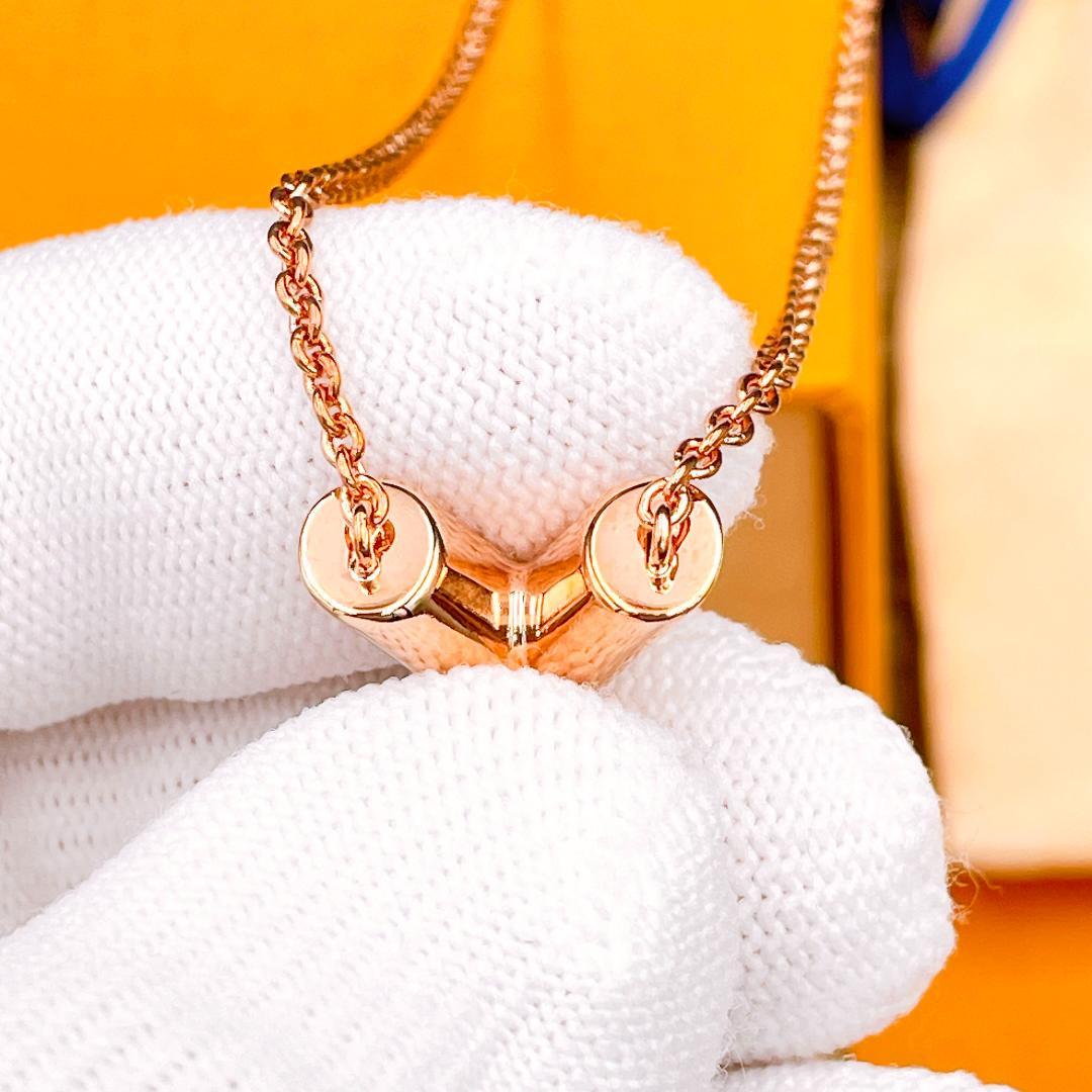 ◇ルイヴィトン◇ M80137 エセンシャルV ネックレス PG LE0241